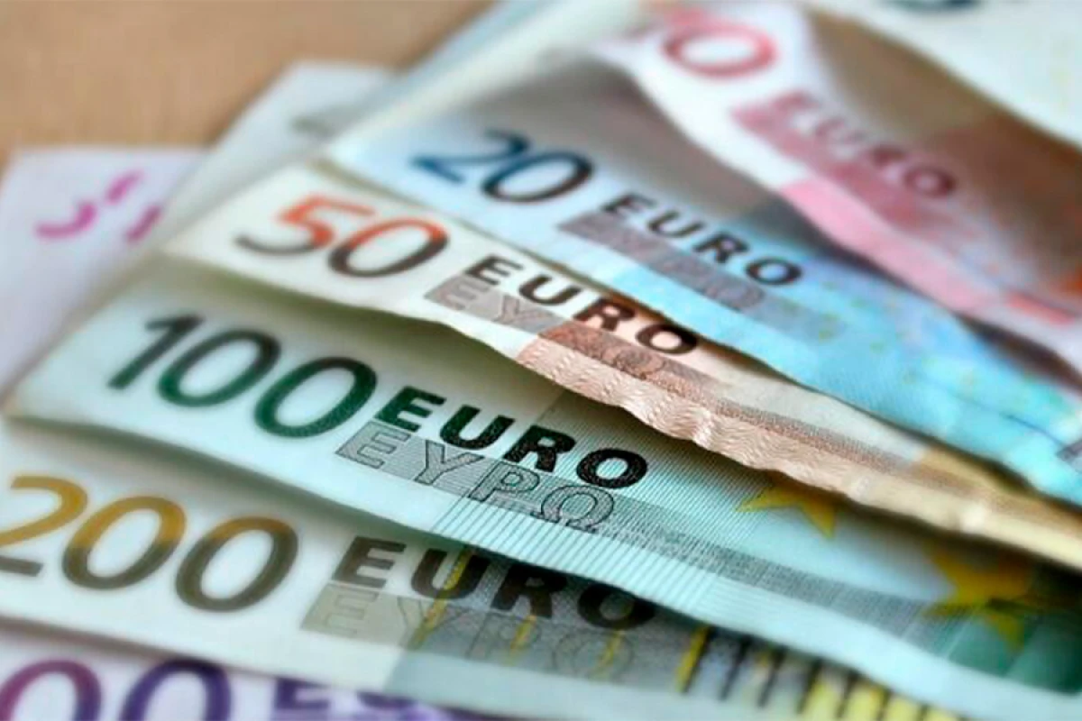 Mərkəzi Bank açıqladı: Avro ucuzlaşdı