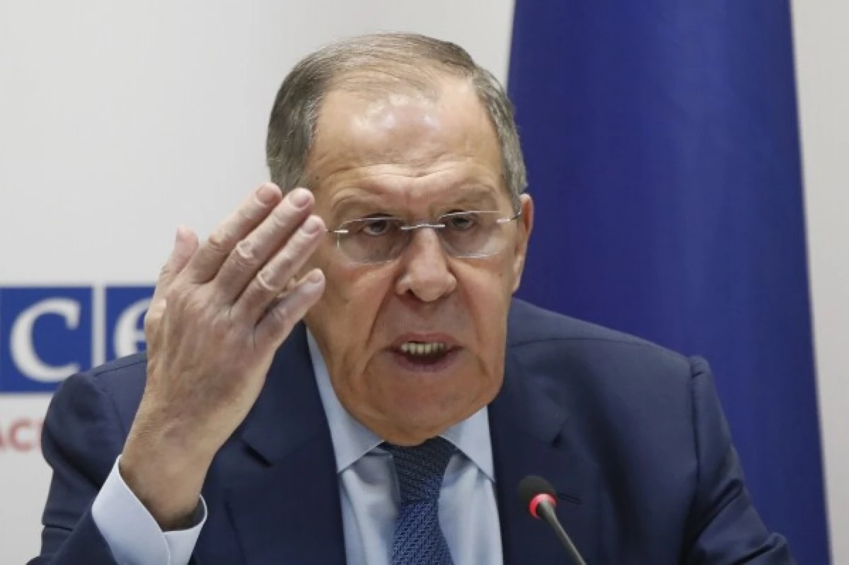 Lavrov qəzəbdən "bığını" çeynədi:  Çıxışı dayandırıldı - VİDEO