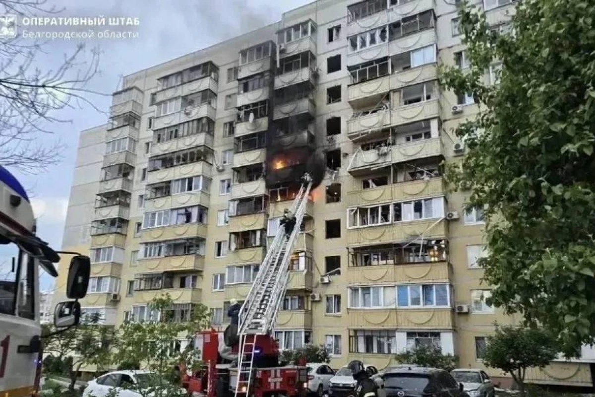 Belqorodda yaşayış binasına hücum edildi: Yaralılar var