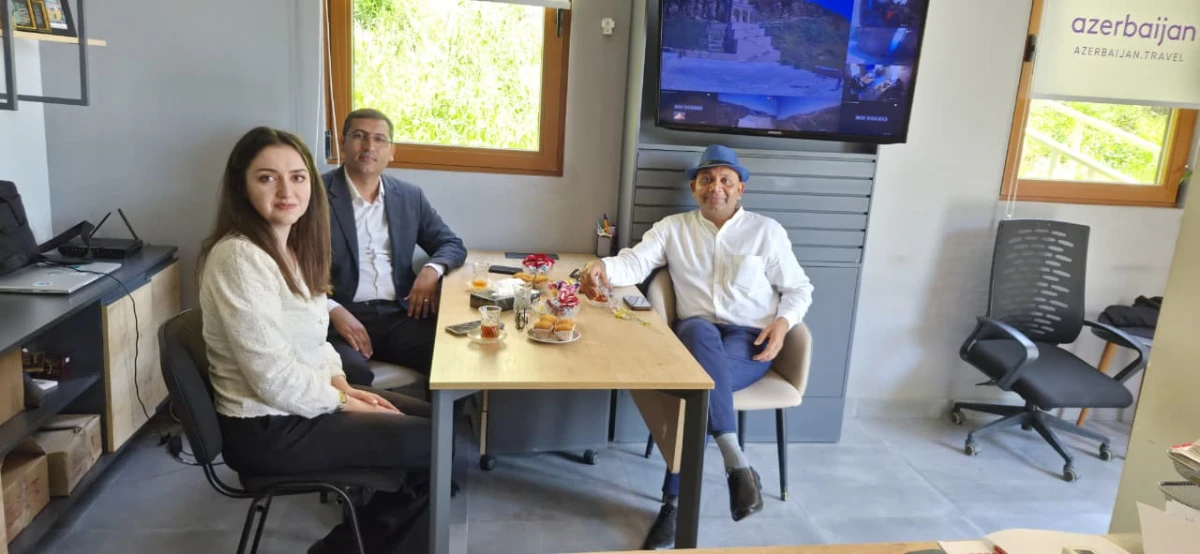 Hindistan səfiri "Diri Baba"da ibadət etdi — 2