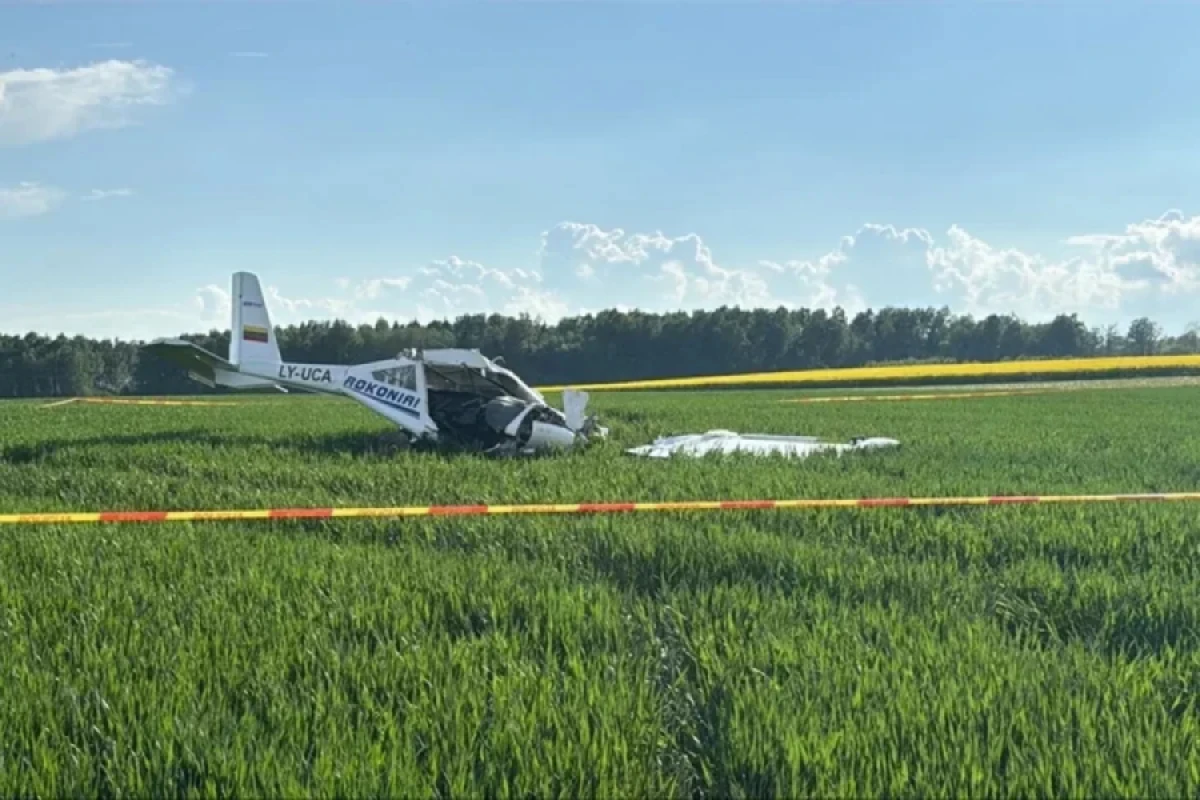 Litvada təyyarə qəzaya uğradı, pilot öldü