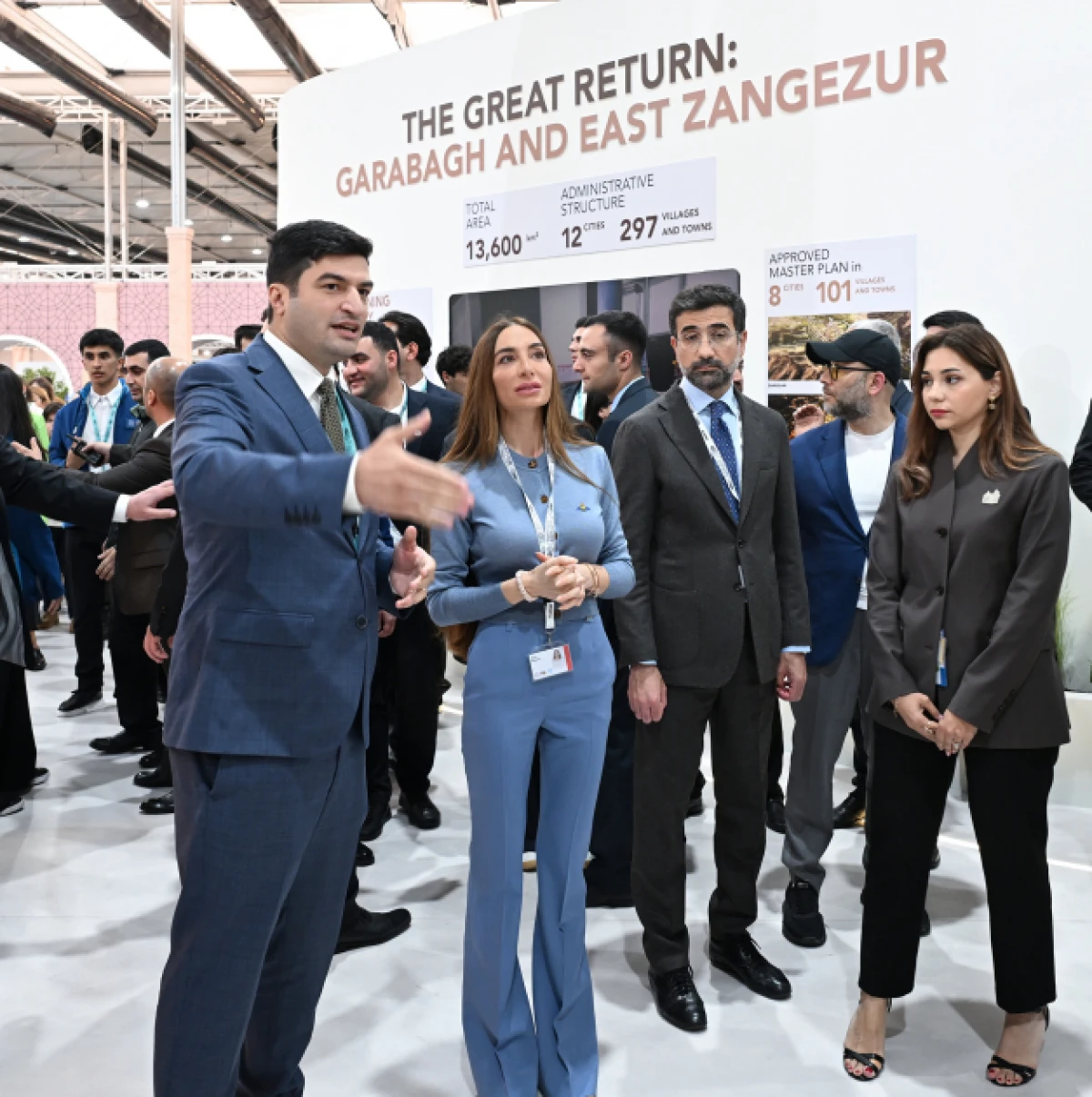 Leyla və Arzu Əliyevalar “Urban Expo” sərgisində - FOTOLAR — 2