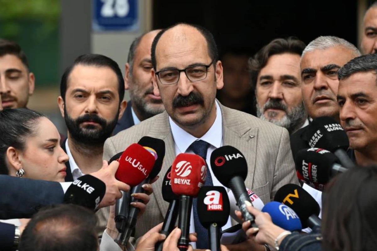 Kılıçdaroğlunun mətbuat müşaviri bəyanat verdi: Səlahiyyətlər bərpa edilir