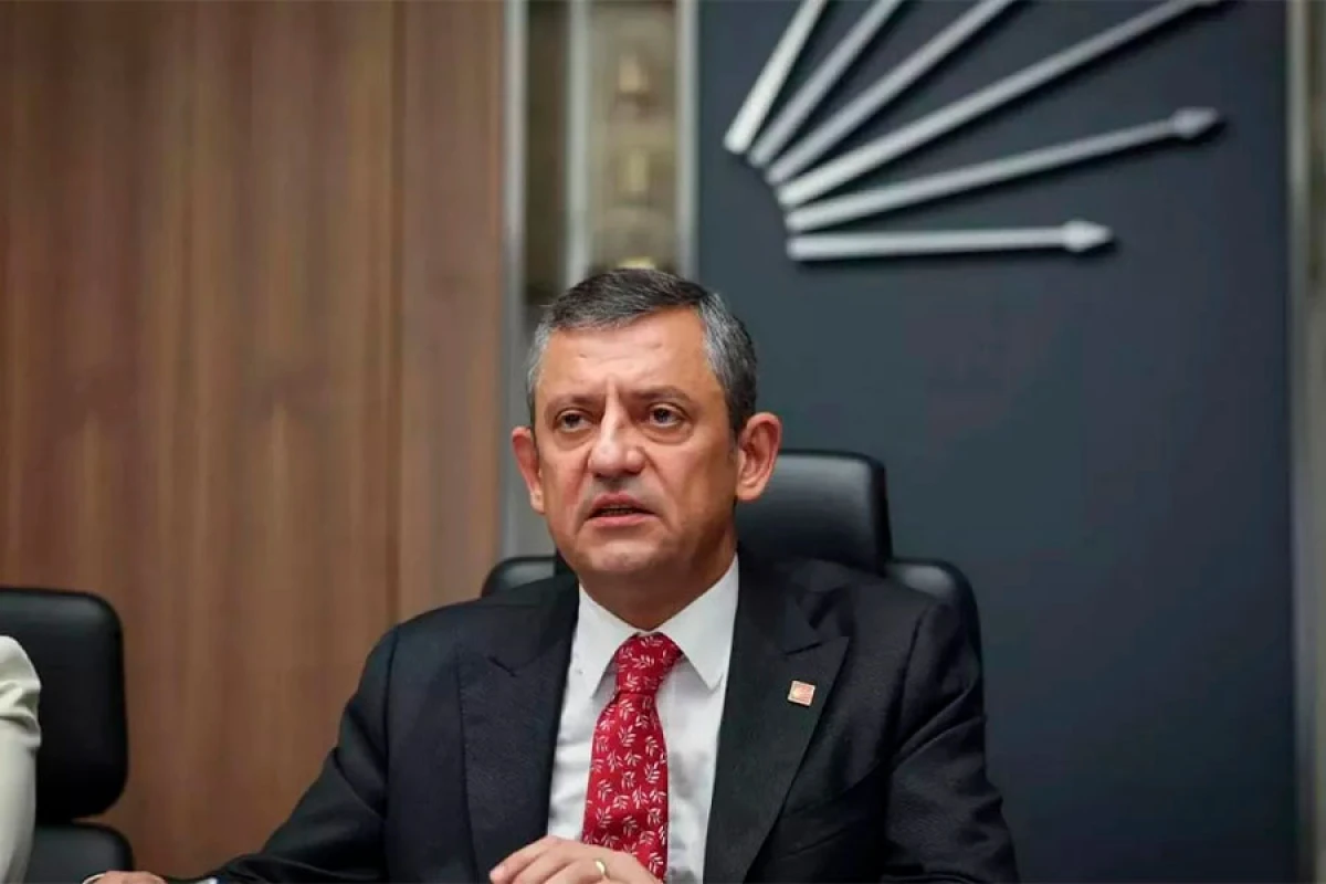Özgür Özel CHP Qrup sədri seçildi
