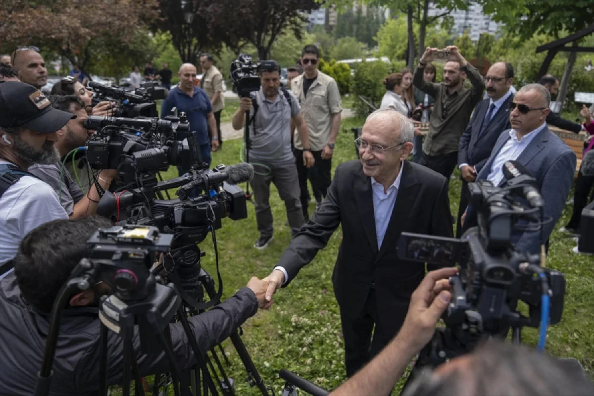 CHP-də böhran dərinləşir: yeni qurultay keçiriləcək