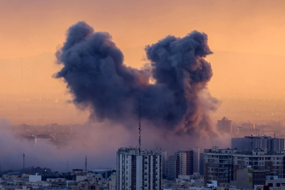 Gecəni bombardmanla açdılar: ABŞ İranı vurur