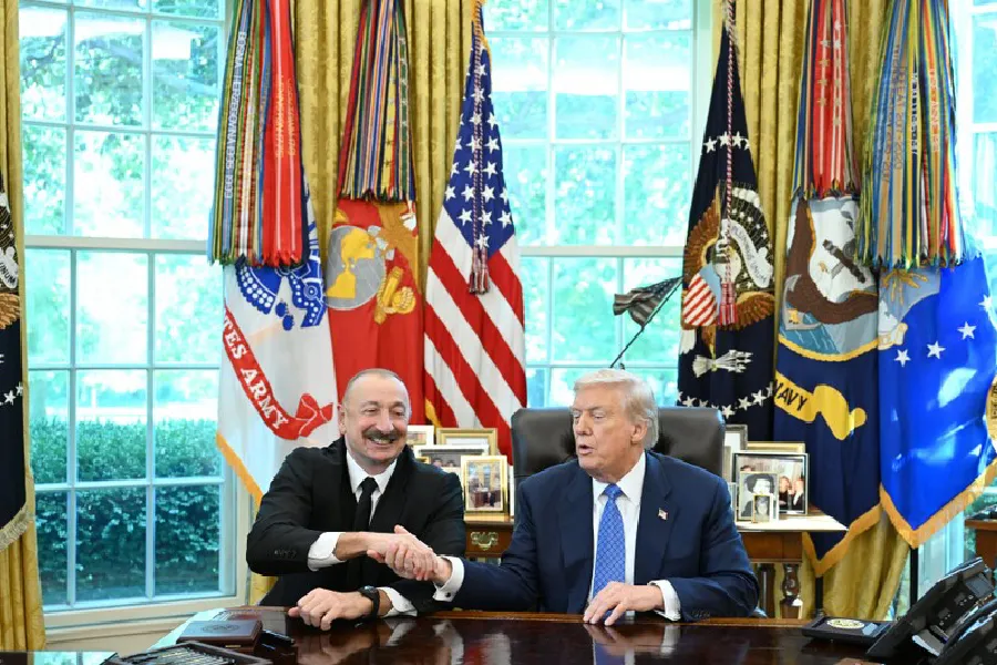 Trampın Əliyevə hədiyyəsində möhtəşəm detal – İrəvana səfərdən sonra mesaj verildi