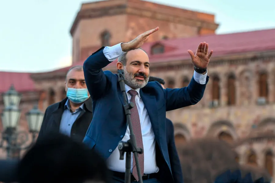 "Elçibəy" Ermənistanı uçuruma aparır...