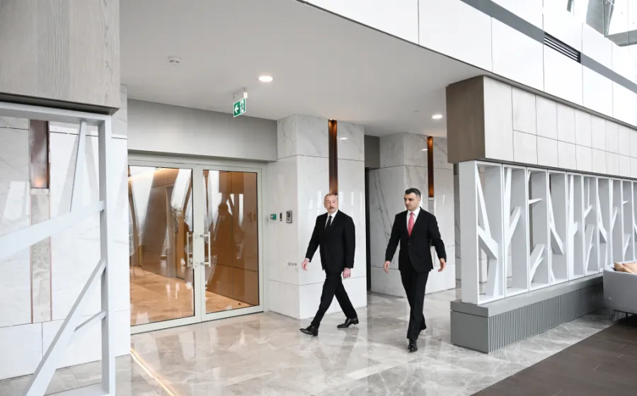 Prezident Mərkəzi Bankın yeni binasını açdı - 35 mərtəbəlidir — 4