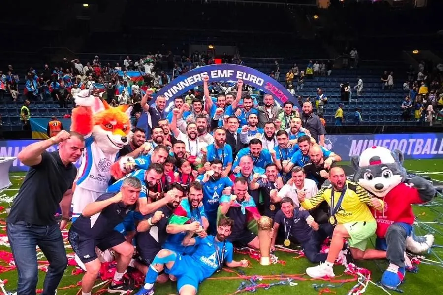 Avropa Çempionatında qızıl medal qazanan millimiz Vətəndə!
