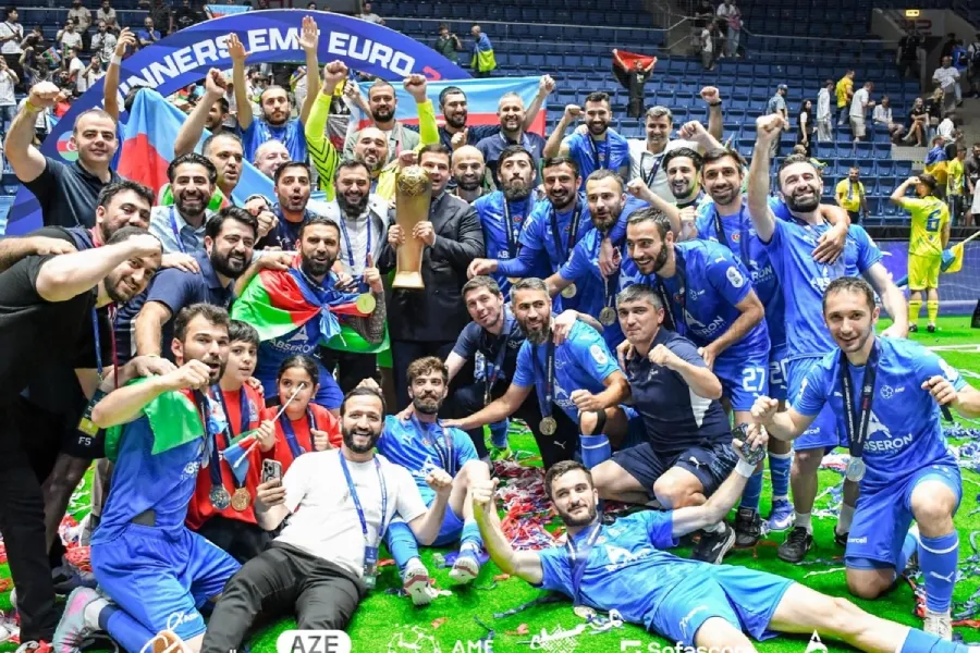 Azərbaycanın minifutbol millisi azarkeşlərlə görüşdü