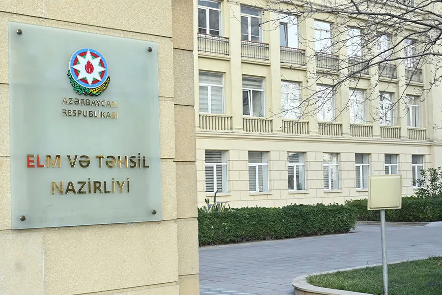 Şagirdlər üçün rəqəmsal tədris köməkçisi istifadəyə verildi