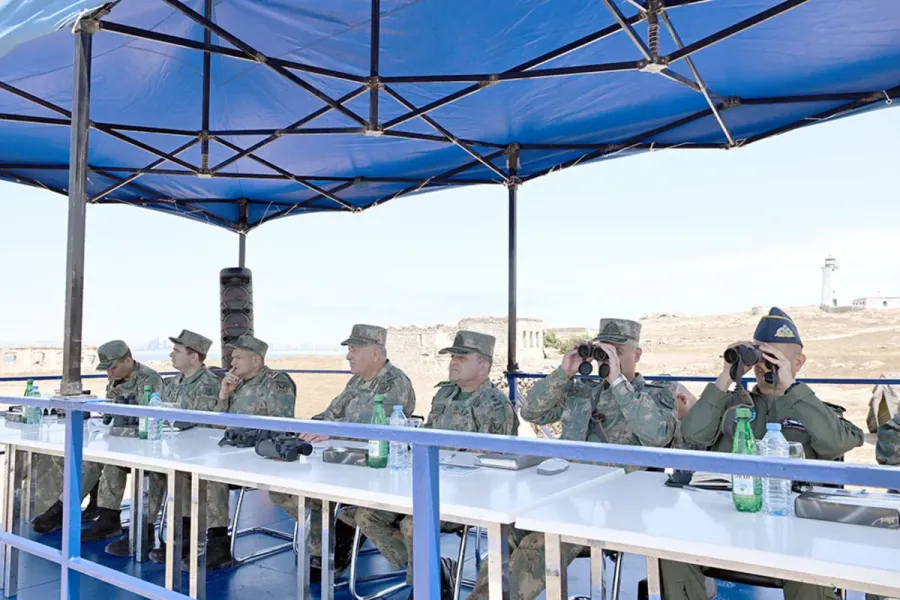 Hərbi Dəniz Qüvvələrində döyüş atışlı taktiki təlim keçirilir — 1
