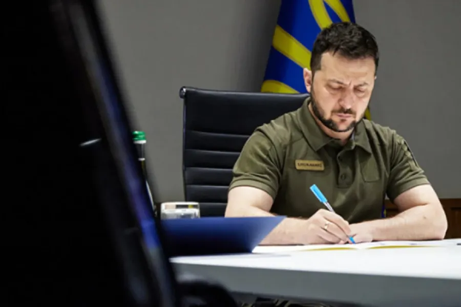 Zelenski rus dili ilə bağlı mühüm qanunu təsdiqlədi