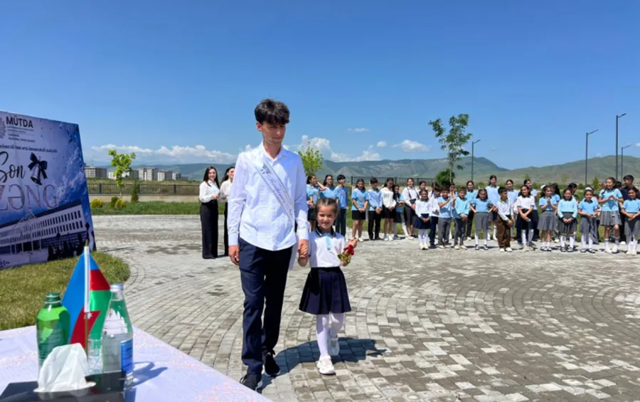 33 ildən sonra Ağdamda göz yaşları: Şəhərdə ilk dəfə "Son zəng" çalındı!