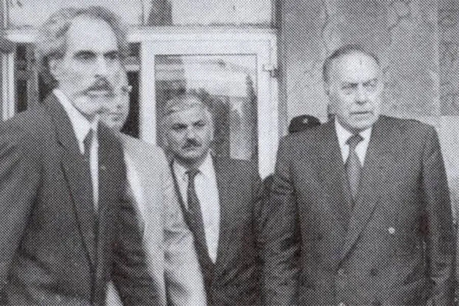 Surət Hüseynov Gəncədən hücum edərkən Bakıya qədər heç bir rayonun icra başçısı qabağına çıxa bilmədi - Qurtuluş gününün şifrələri
