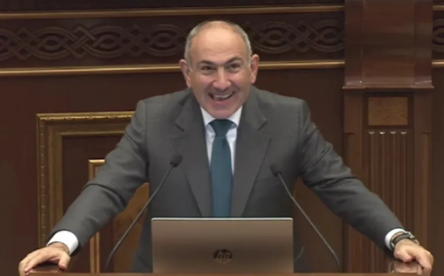 Bacarırsınızsa, çıxın küçələrə, inqilab edin, hökuməti dəyişin!... 