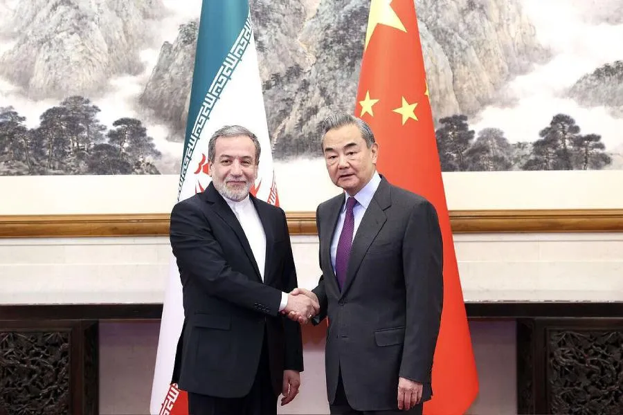 İran və Çin XİN rəhbərləri tarixi sazişi müzakirə etdilər