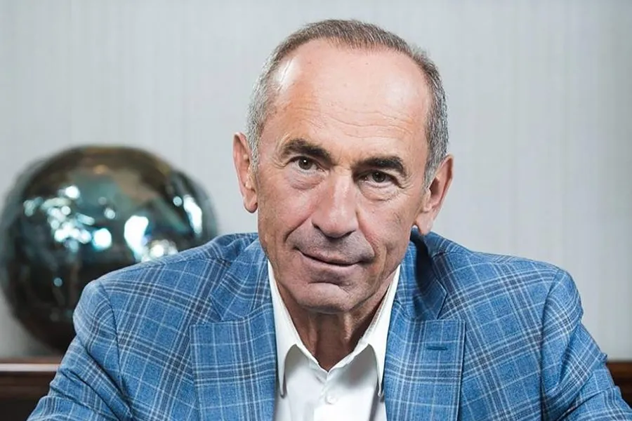 Ermənistanın ən cinayətkar adamı: Azərbaycan və ölkəsini yağmalayaraq milyonçu, sonra prezident oldu