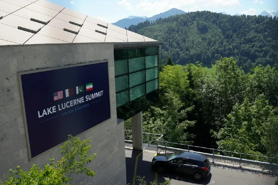 İran Hörmüz boğazının açılması üçün şərtlərini açıqladı