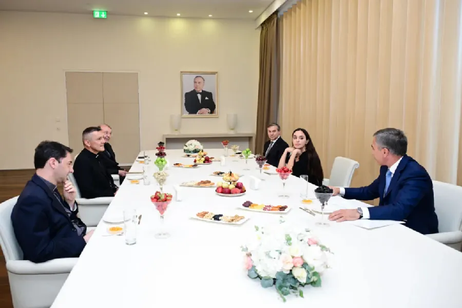 Leyla Əliyeva Vatikan Apostol Kitabxanası və Apostol Arxivinin rəhbəri ilə görüşdü