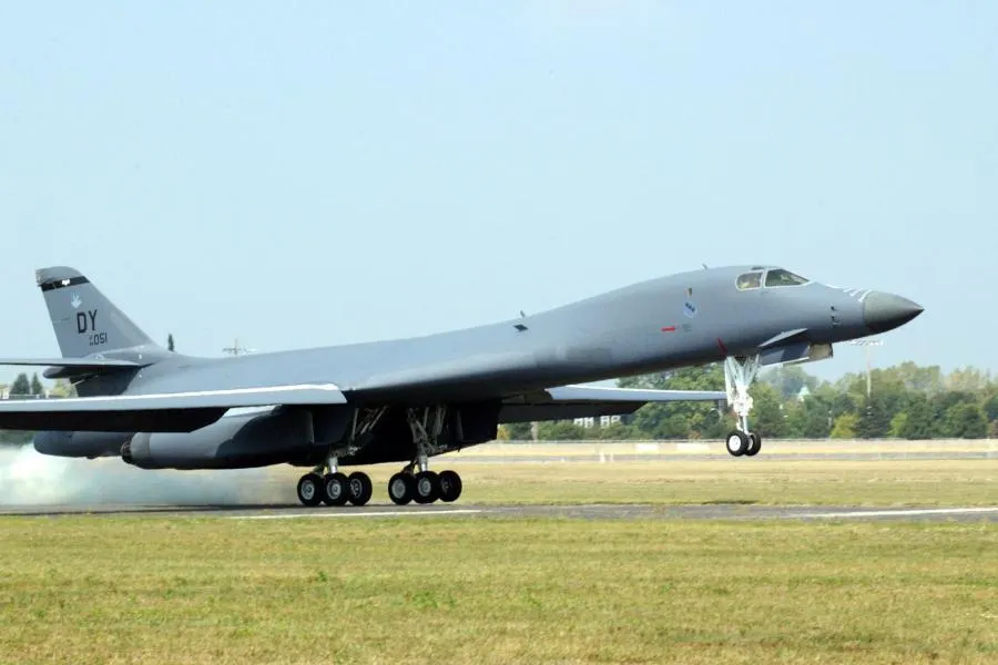 ABŞ İrana qarşı yönələn strateji bombardmançılarını geri çəkir