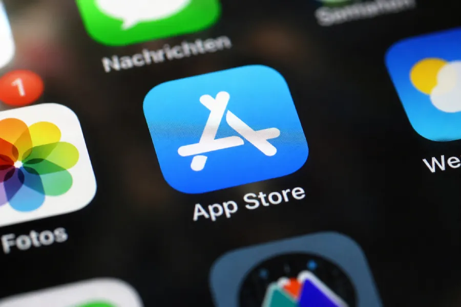 Apple “VKontakte” tətbiqlərinin App Store-dan silinməsini sanksiyalarla izah etdi