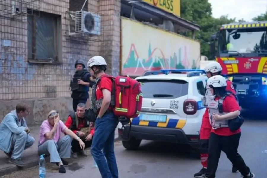 Rusiya Zaporojyeni aviasiya bombası ilə vurdu: ölənlər və yaralılar var