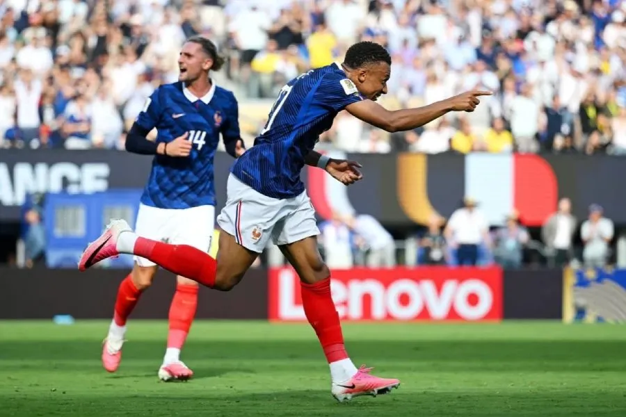 Fransa millisi 1/8 final mərhələsinə yüksəldi