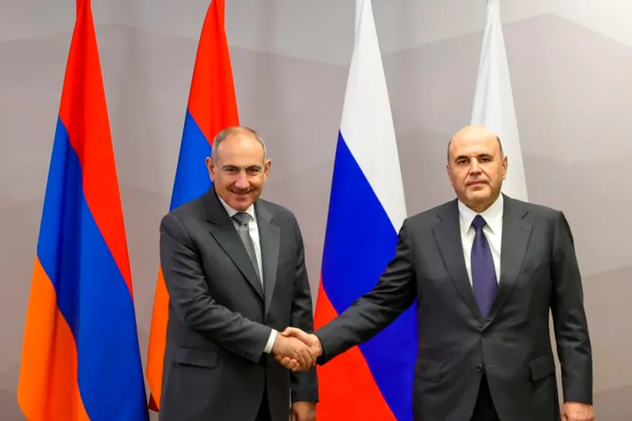 İrəvan Moskva ilə razılığa gəlir: Paşinyan və Mişustin nələri müzakirə etdi?