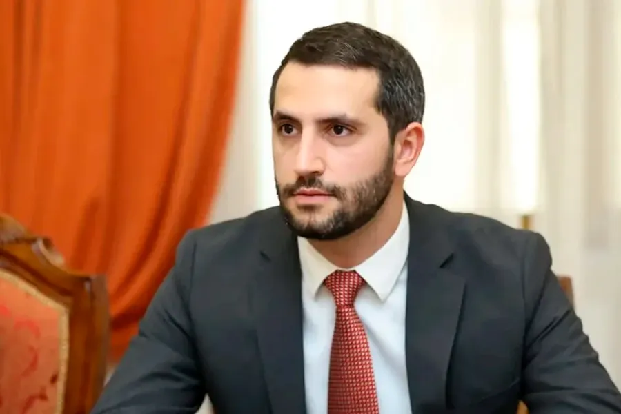 Ermənistan parlamentinin yeni spikeri ortalığı qatdı - "TÜRK" imiş