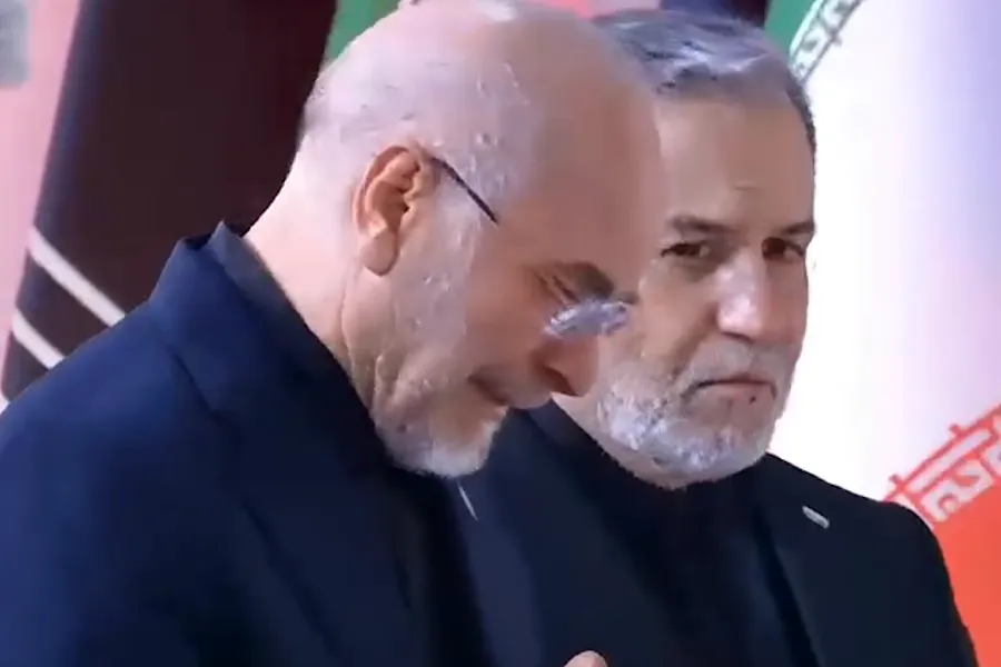Hamı Xameneinin dəfnindəki bu görüntülərdən danışır - VİDEO