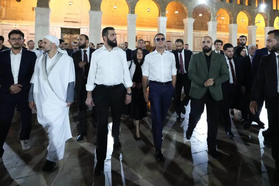 Makron və Suriya Prezidenti Əməvi Məscidini ziyarət etdilər