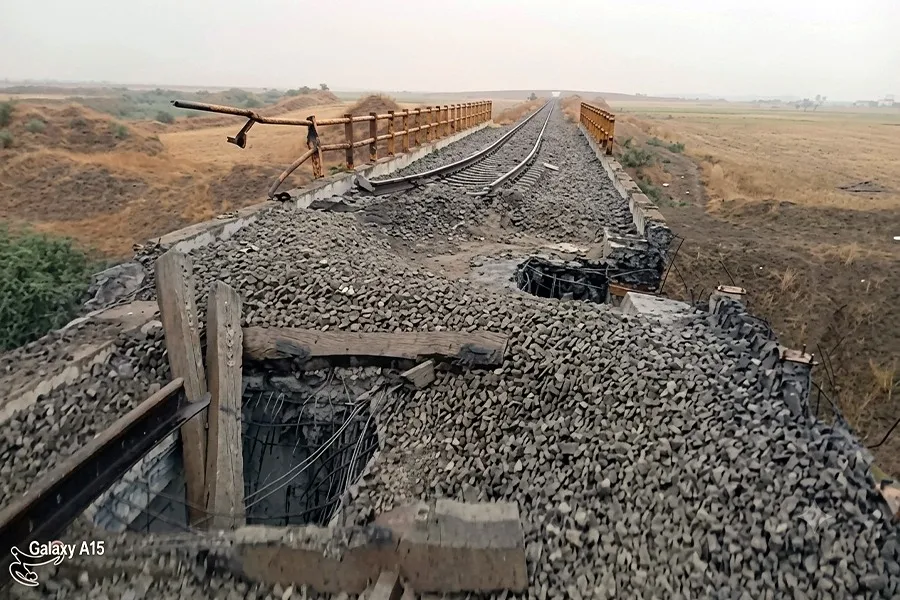 Anglo-sakson beyni iş başında - "İpək yolu"nu kəsib İranı regiona göməcəklər