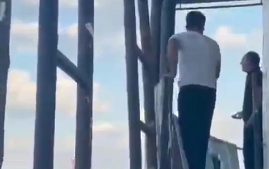 Azərbaycanlıların idarə etdiyi daha bir gəmi vuruldu - Video