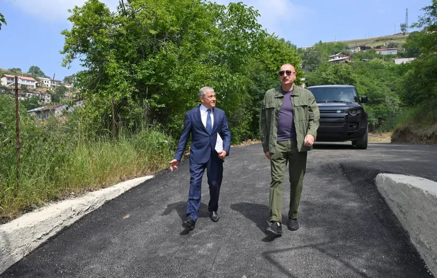 İlham Əliyev Şuşanın Kiçik Qaladərəsi kəndində sakinlərlə görüşdü - YENİLƏNDİ — 4