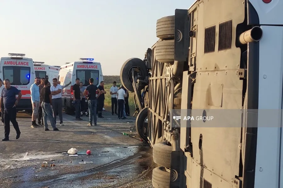 Bakıya gedən sərnişin avtobusu aşdı: Onlarla yaralı, uşaqlar da var — 3