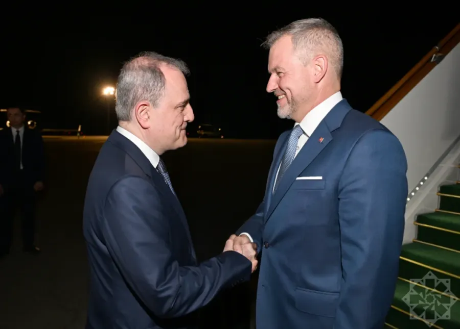 Slovakiya Prezidenti Bakıdadır — 2