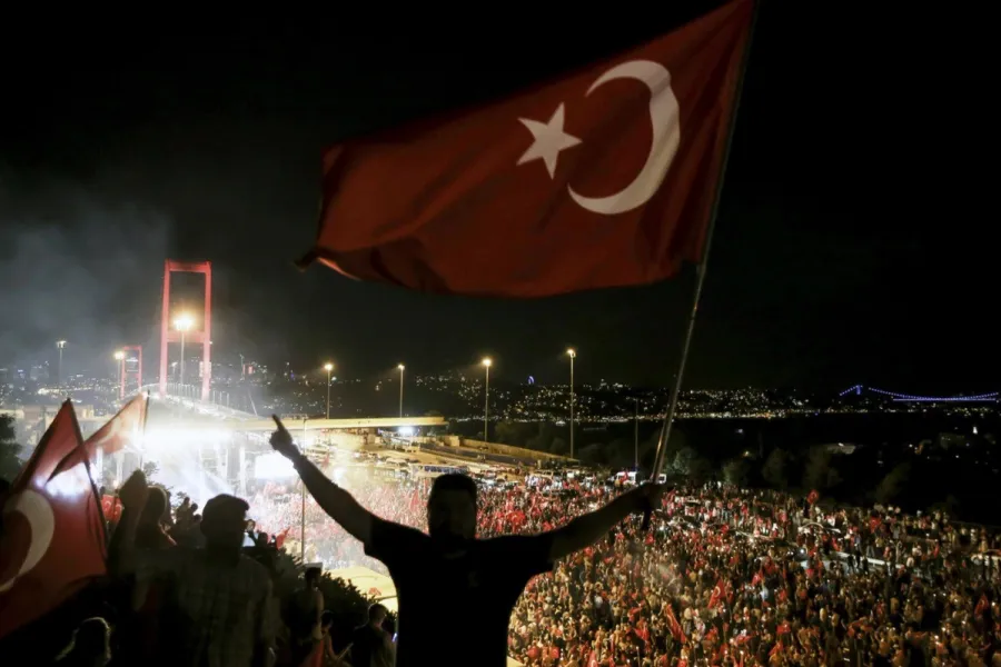 15 İyul çevriliş cəhdindən 10 il ötür