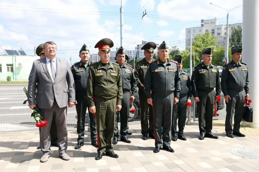 Belarusun hərbi mərkəzlərinin qapıları Azərbaycan nümayəndə heyətinin üzünə açıldı — 3