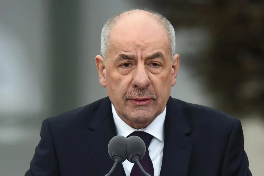 Macarıstan prezidenti qanunu imzalamasa, impiçment başlayacaq