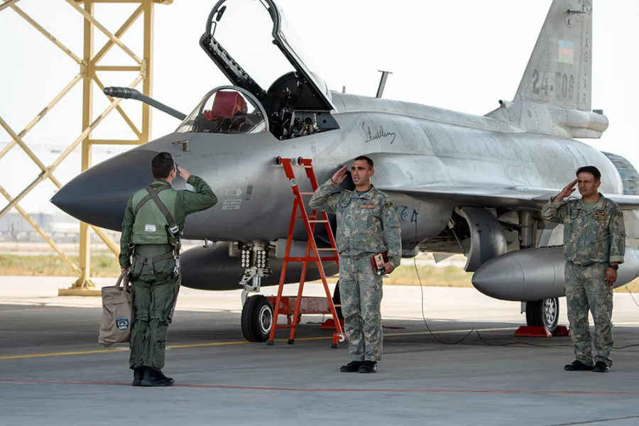 Azərbaycan pilotları çətin döyüş manevrləri üzrə tapşırıqlar yerinə yetirdilər — 7