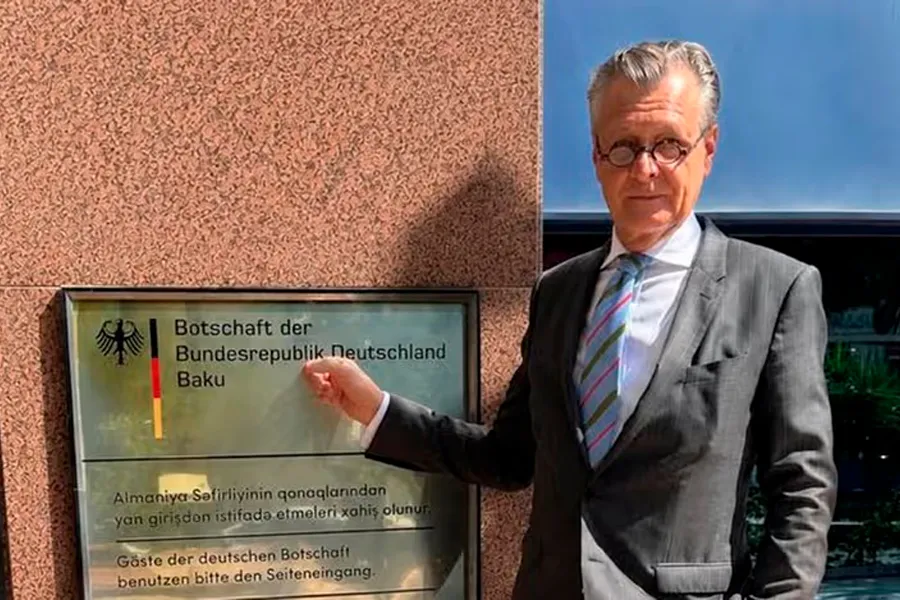 Almaniyanın yeni səfiri Bakıdadır - FOTOLAR