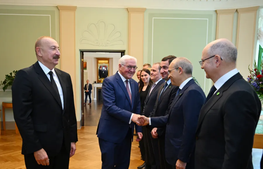 Azərbaycan və Almaniya prezidentlərinin geniş tərkibdə görüşü oldu - YENİLƏNDİ — 8