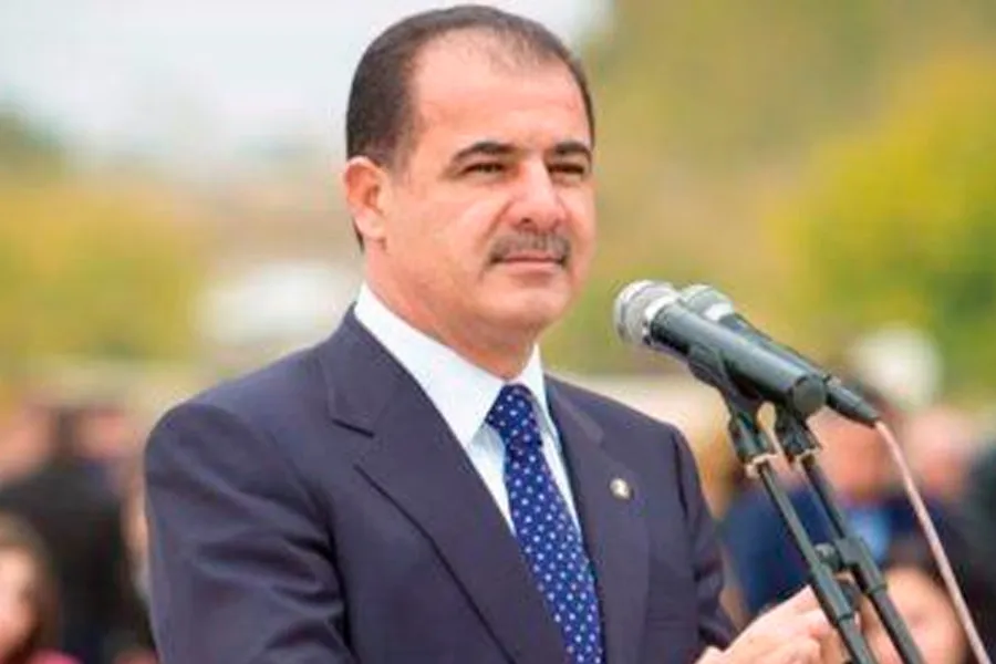 Elmar Vəliyevə məxsus bazar satışa çıxarıldı