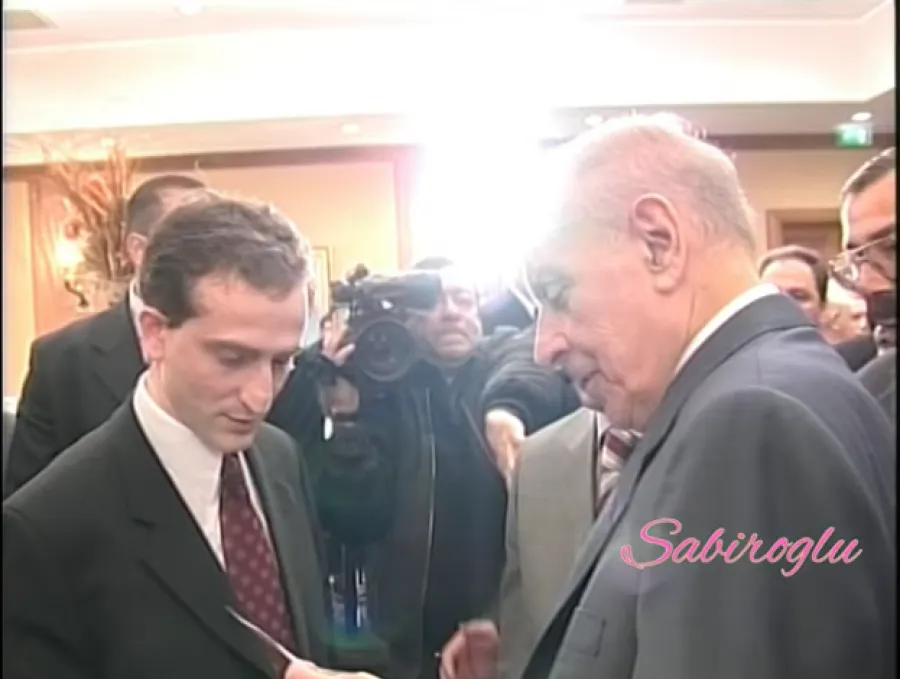 “Dedilər sən mənim qohumumsan…” – 24 il əvvəl Heydər Əliyevin baş redaktorlarla maraqlı söhbəti - VİDEO — 1