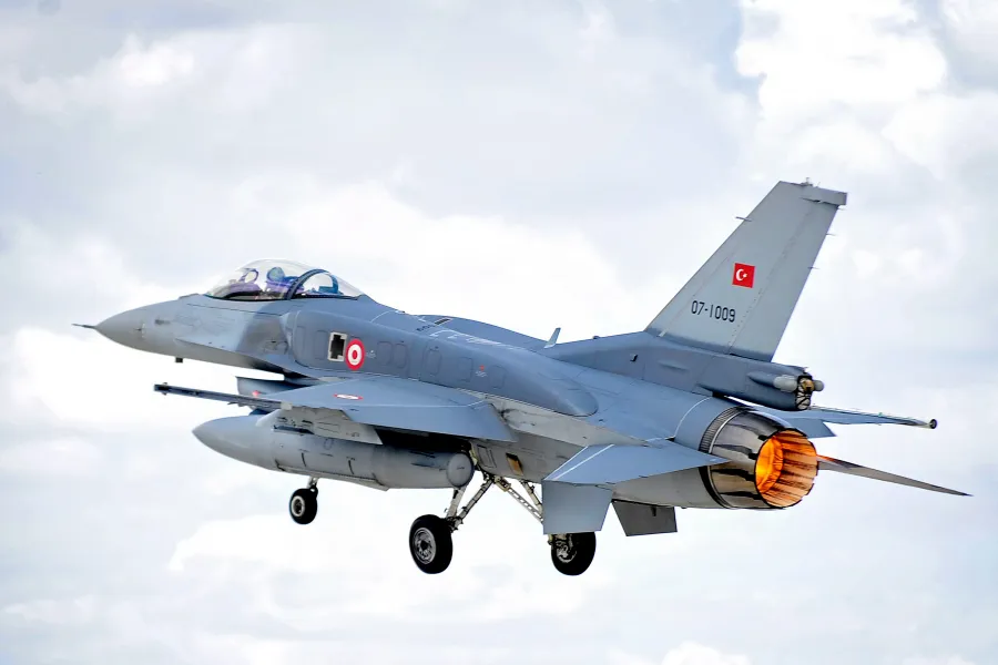     NATO-dan yeni qərar: Türk F-16-ları Baltik hava məkanına göndərilir