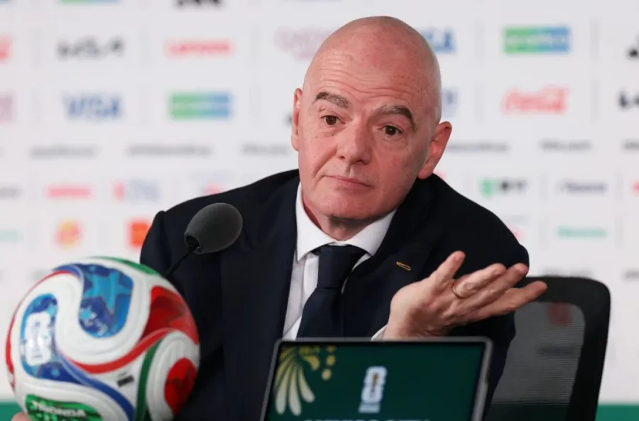 FIFA prezidentindən rəsmi ifadə tələb olundu