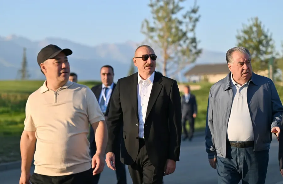 İlham Əliyev prezidentlərlə birlikdə qolf oynadı — 18