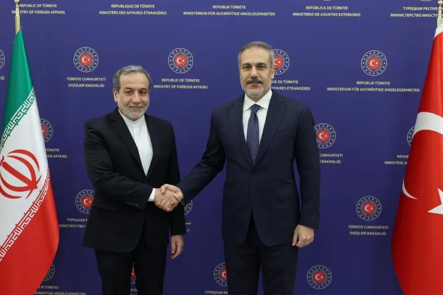 Hakan Fidan Abbas Əraqçi ilə telefon danışığı apardı
